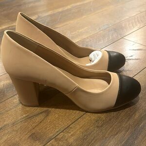 Torrid Beige & Black Two-Tone Faux Leather Pump Size 8.5